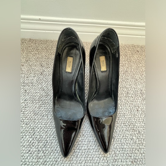 Authentic Prada pumps - Picture 3 of 4